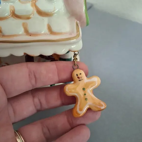 Blue Sky Clayworks Christmas Gingerbread House MOM'S COOKIE COTTAGE Tea Light - Picture 4 of 8